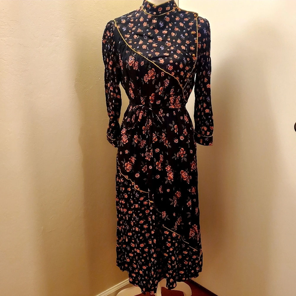 Vintage Jackie Bernard floral shift midi dress w/ gold button & trim detail